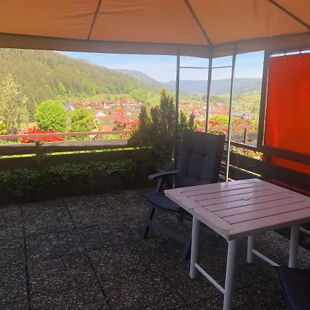 Mit Herrlicher Aussicht Uebers Murgtal Appartement *